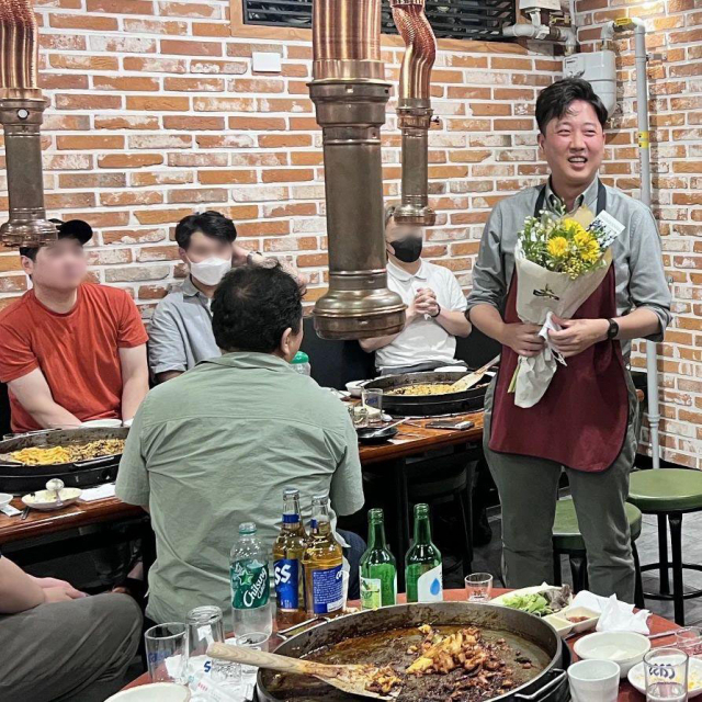 이준석 국민의힘 대표가 지난 19일 강원도 춘천을 방문해 김진태 강원도지사와 만찬 회동을 하고 있다. 연합뉴스