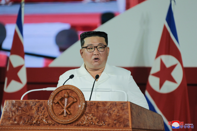 김정은 북한 국무위원장이 27일 전승절 69주년 기념 행사에 참석해 연설을 했다고 조선중앙통신이 28일 보도했다. 연합뉴스