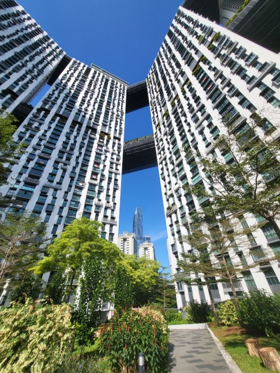 싱가포르 주택개발청이 노후 공공주택 부지를 재건축해 조성한 ‘피너클 앳 덕스턴’ 전경. 싱가포르=서울시공동취재단