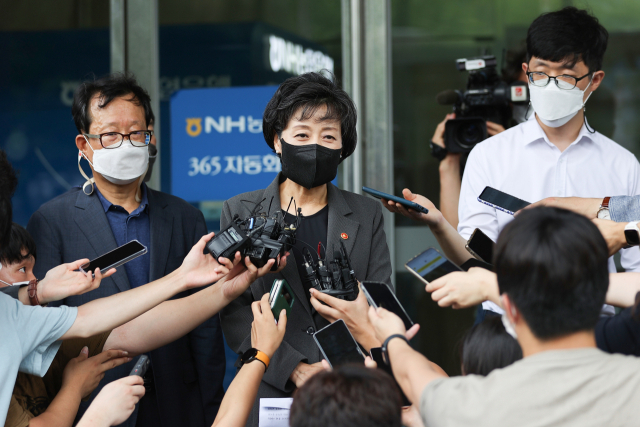 박순애 사회부총리 겸 교육부장관이 1일 오후 서울 영등포구 한국교육시설안전원에서 초등학교 입학연령 하향 학제개편안에 대해 발언하고 있다. 연합뉴스