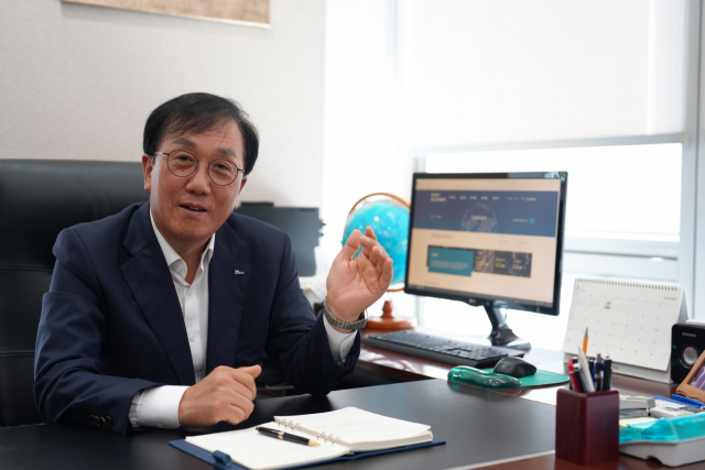 임승규 포스코기술투자 대표가 1일 서울 대치동 포스코 본사에서 미래 투자 사업에 대해 설명하고 있다. 사진 제공=포스코