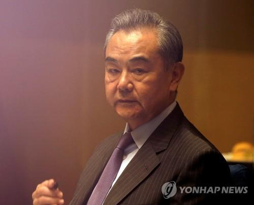 왕이 중국 외교부장, 펠로시 향해 '트러블 메이커'라고 비난