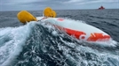 프랑스의 한 60대 남성이 기포를 활용해 대서양에서 16시간을 버틴 배의 모습. 로이터연합뉴스