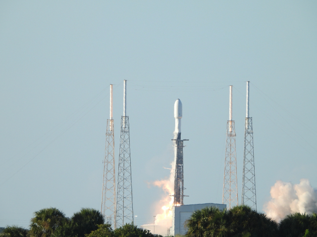한국 최초의 달 탐사 궤도선 '다누리'가 5일 오전 8시 8분(현지 시각 4일 오후 7시 8분) 미국 플로리다주 케이프커내버럴 우주군 기지에서 스페이스X의 발사체(로켓) 팰컨9에 실려 발사됐다. /사진 제공=미국 케이프커네버럴 공동취재기자단