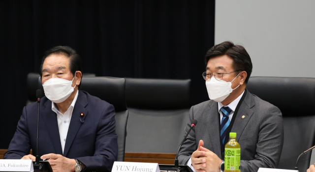 日의원 망언 “한국 식민지 삼은 일본이 형님”…윤호중 '매우 유감'