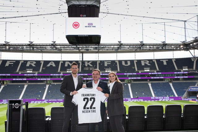 넥센타이어가 독일 축구 분데스리가의 ‘아인트라흐트 프랑크푸르트’(Eintracht Frankfurt)의 공식 후원을 이어가기로 했다./사진제공=넥센타이어