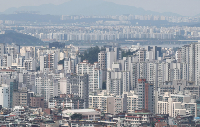 서울 남산에서 바라본 아파트 단지. 연합뉴스