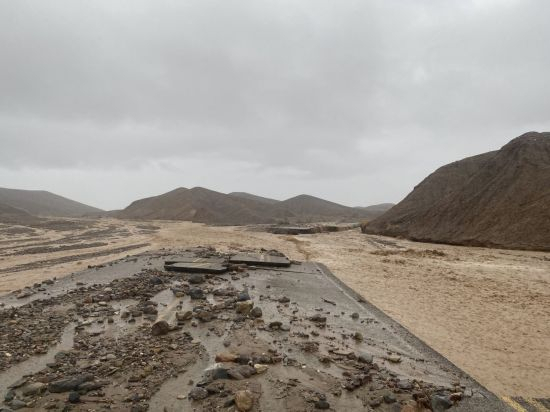Death Valley Park, EUA, onde ocorreram inundações repentinas devido a fortes chuvas no quinto dia (horário local).  Agência de notícias Yonhap