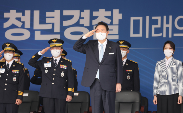尹대통령, 경찰학교 졸업식 참석 “경찰 기본급 상향”