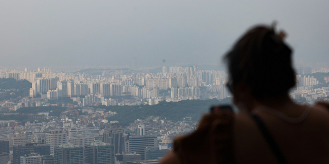 서울 남산에서 바라본 서울 시내 아파트. 연합뉴스