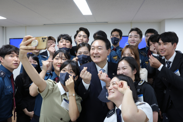 국회의장단 만난 尹 '전략산업 법안처리 도와달라'