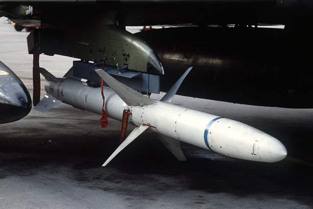 AGM-88 초고속 대레이더 미사일(HARM) 모습