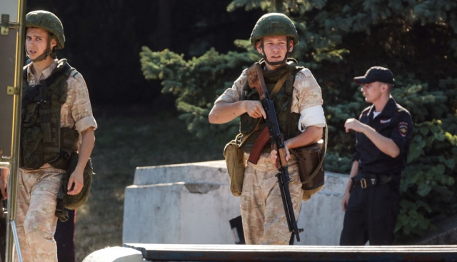 우크라이나에 주둔중인 러시아 군인. AFP연합뉴스