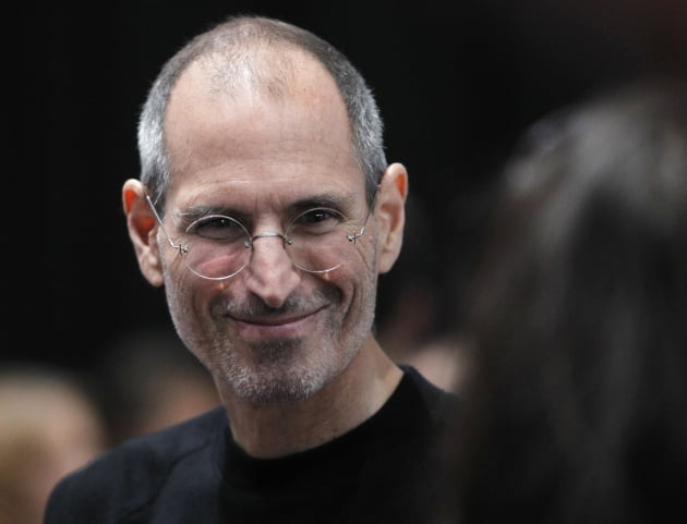 스티브 잡스 첫 작품 '애플1'…경매서 팔린 가격보니