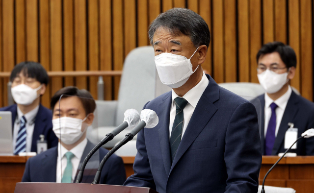 오석준 대법관 후보자가 29일 국회에서 열린 인사청문회에서 인사말을 하고 있다. 국회사진기자단