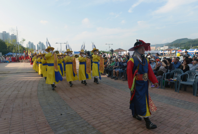인천 연수구의 대표 축제로 꼽히는 능허대 축제 장면. 사진은 2018년 당시 모습. 사진제공=연수구청