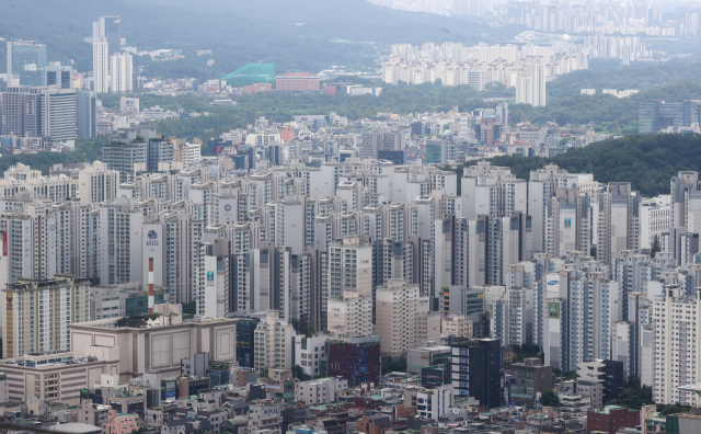 서울 강남구 삼성동 트레이드 타워에서 바라본 서울 시내 아파트 모습./연합뉴스