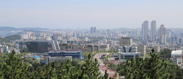 울산 함월루에서 본 시가지. 사진제공=울산시