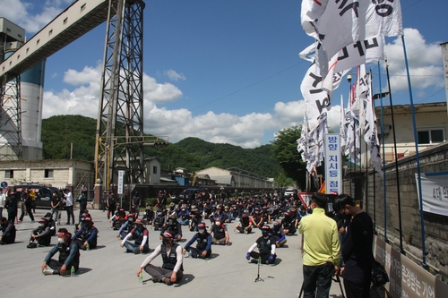 지난 6월 화물연대 파업 당시 한 시멘트 공장 모습 / 서울경제DB