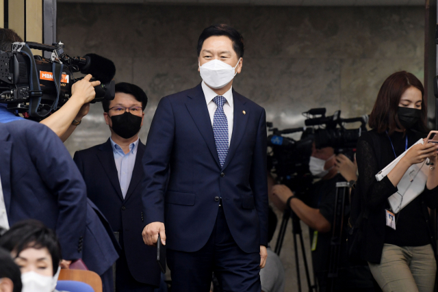 이재명 '전쟁'문자에 …김기현 '전쟁 맞다, 권력형 범죄와의 전쟁'