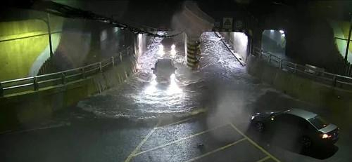부산 동구 초량 제1지하차도가 폭우로 침수되는 당시 CCTV 영상./연합뉴스