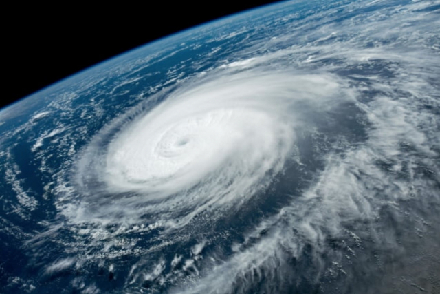 미국 항공우주국(NASA) 지구관측소가 4일(현지시각) 우주에서 찍은 태풍 힌남노 사진. NASA 지구관측소 제공