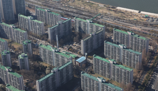 금리 인상·매물 증가에 서울 아파트 시가총액 2700억 줄어