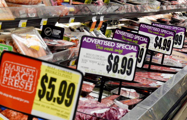 미국 캘리포니아주 로스앤젤레스에 있는 한 슈퍼마켓에 소고기가 진열돼 있다. 미국의 8월 소비자물가지수가 전년 대비 6.3% 상승했다.AFP연합뉴스