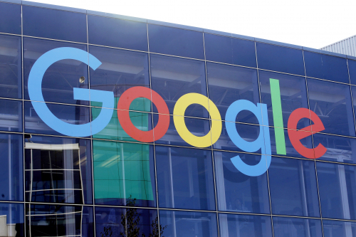 2019년 9월, 미국 캘리포니아주에 위치한 구글 캠퍼스 벽면에 구글 로고가 새겨져 있는 모습. AP연합뉴스