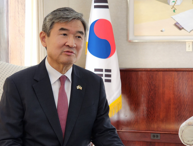 조태용 주미 한국 대사가 14일(현지시간) 대사관 집무실에서 연합뉴스와 인터뷰를 하고 있다./연합뉴스