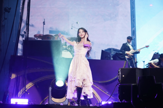 아이유 '데뷔 14주년 콘서트, 완벽한 공연 운 좋다' [SE★현장]