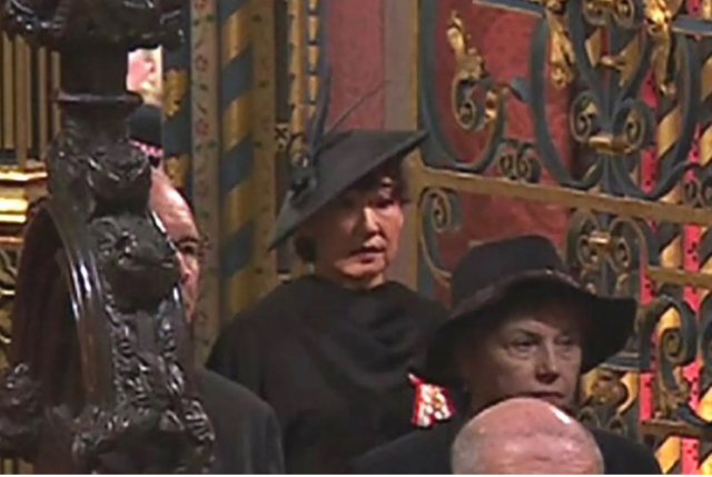 한국계 배우 산드라 오가 엘리자베스 2세 영국 여왕의 장례식에 참석했다. 뉴스포스트 캡처