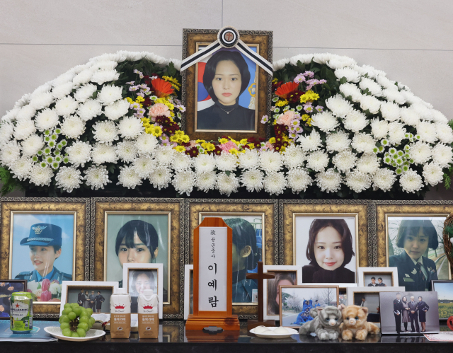 지난 13일 경기도 성남 국군수도병원 장례식장에 마련된 이 중사의 빈소 모습. 연합뉴스
