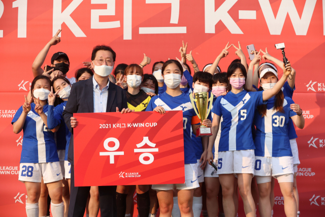 지난해 K리그 퀸컵 우승을 차지한 연세대. 사진 제공=한국프로축구연맹