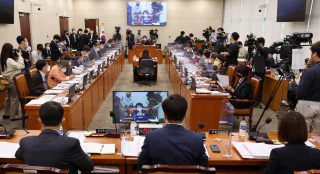 국회 보건복지위원회가 5일 국회에서 보건복지부와 질병관리청을 대상으로 국정감사를 진행하고 있다. / 권욱 기자