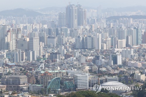 서울 남산에서 본 서울 아파트. [연합뉴스 자료사진]