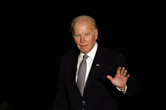 조 바이든 미국 대통령이 6일(현지 시간) 백악관으로 들어서고 있다. EPA연합뉴스