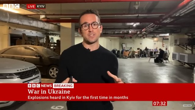 영국 BBC의 키이우 특파원 휴고 바체가 기자는 키이우 호텔 지하 주차장에 마련된 대피소에서 방송을 재개했다. BBC 유튜브