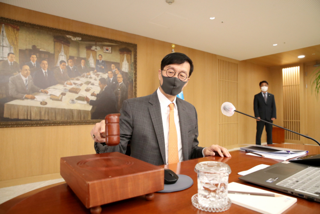 이창용 한국은행 총재가 12일 서울 중구 한은에서 열린 금융통화위원회 회의를 주재하고 있다. 사진제공=한은