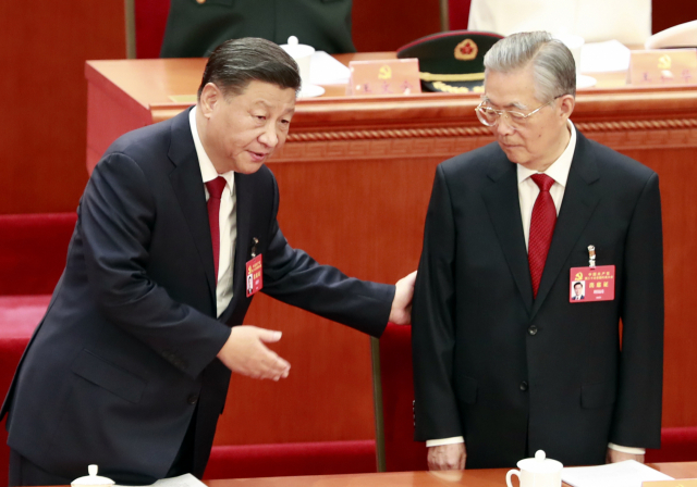 결국 당대회 불참한 장쩌민…베이징 곳곳엔 보안요원 배치