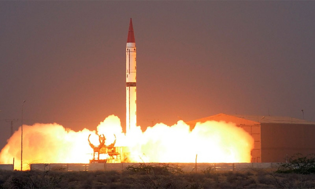 파키스탄의 지대지 탄도미사일 '샤힌 III'가 지난 2015년 12월 11일 시험 발사되는 모습. 사진출처=ISPR