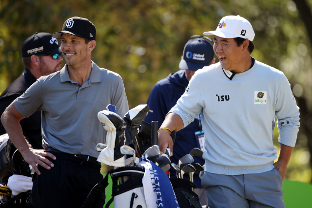 연습 라운드 중 활짝 웃는 김주형. 사진 제공=Getty Image for THE CJ CUP