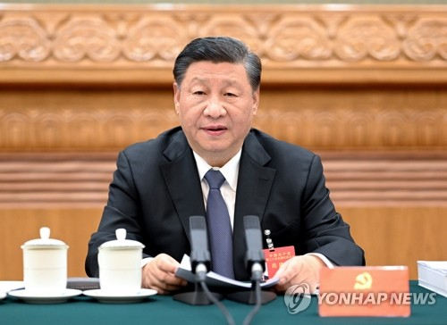 시진핑 중국 국가주석이 18일 베이징에서 20차 공산당 전국대표대회(당 대회) 2차 회의를 주재하고 있다. 22일 당 중앙위원 명단이 공개됨에 따라 시 주석의 3 연임은 사실상 확정됐다. 연합뉴스