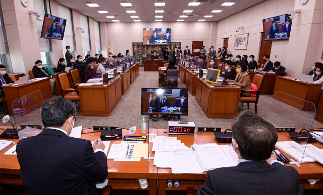 24일 국회 국정감사 마지막날 문체부와 문화재청 등에 대한 종합감사가 진행중이다. 연합뉴스