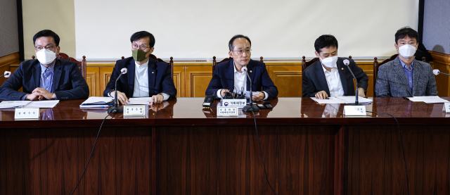 한은이 어쩔 수 없이 꺼내 든 ‘RP 6兆 매입’에 숨겨진 4가지 속내 [조지원의 BOK리포트]