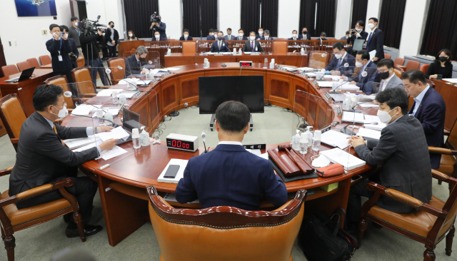 지난 28일 서울 여의도 국회에서 정보위원회의 경찰청에 대한 국정감사가 열리고 있다. /권욱 기자