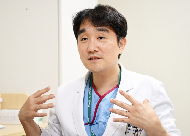 박준범 이대목동병원 부정맥센터장이 부정맥 조기진단의 중요성에 대해 설명하고 있다. 오승현 기자