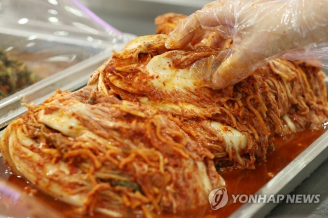 서울의 한 반찬 가게에 진열된 김치/사진제공=연합뉴스