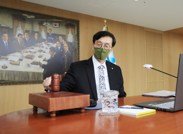 이창용 한국은행 총재가 24일 서울 중구 한은에서 열린 금융통화위원회 회의를 주재하고 있다. 사진제공=한은