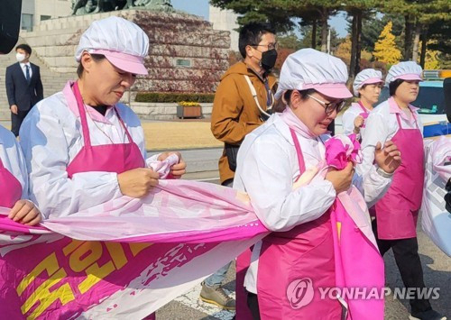 ‘학교 비정규직 파업 돌입’…인천 학교 174곳 대체급식
